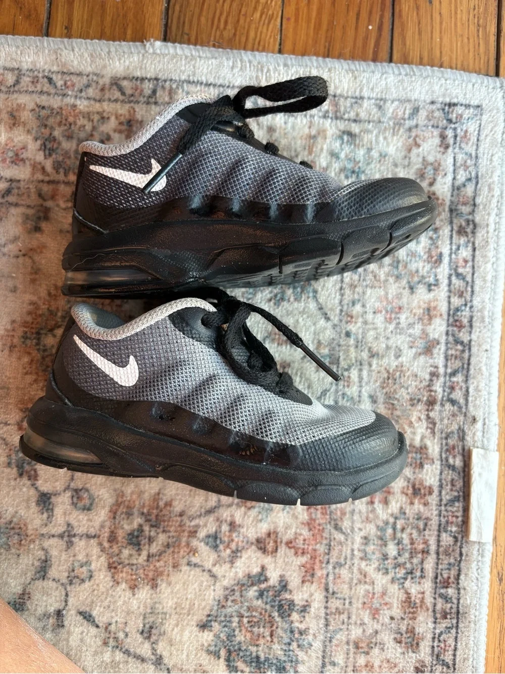 7C Nike Kids' Gray and Black Athletic Lace Up Sneakers